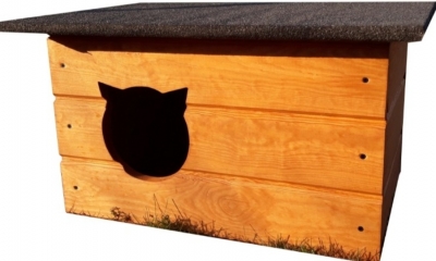 Pom&oacute;żmy zainstalować w Lesku domki dla kot&oacute;w wolno żyjących. Trwa internetowa zbi&oacute;rka Wesołego Kundelka