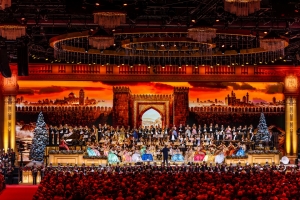 Andr&eacute; Rieu - "Wesołych Świąt". Mistrzowska muzyka na ekranie. Świąteczne zaproszenie