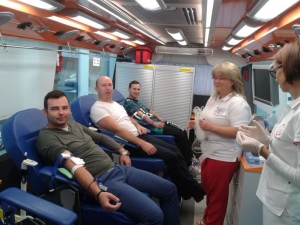 Funkcjonariusze SG z Bieszczad oddają honorowo krew potrzebującym
